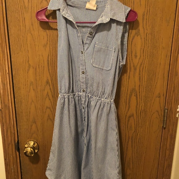 Blue and white striped sleeves dress - Picture 1 of 3